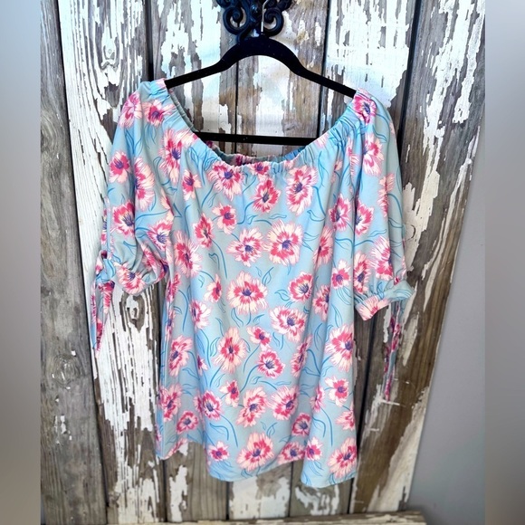 heyson Tops - HEYSON Floral Blouse Size Medium Tie Sleeve